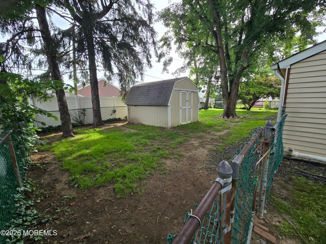 33 Middlebury Lane, Willingboro, NJ 08046