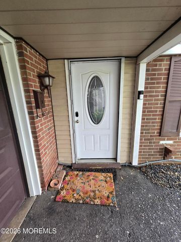 33 Middlebury Lane, Willingboro, NJ 08046