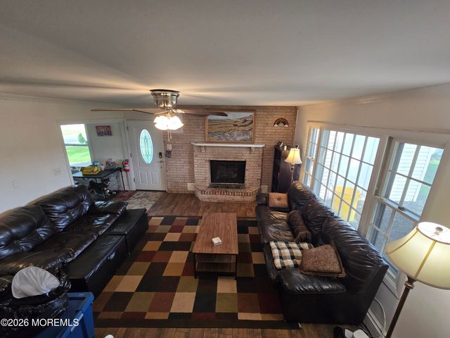 33 Middlebury Lane, Willingboro, NJ 08046