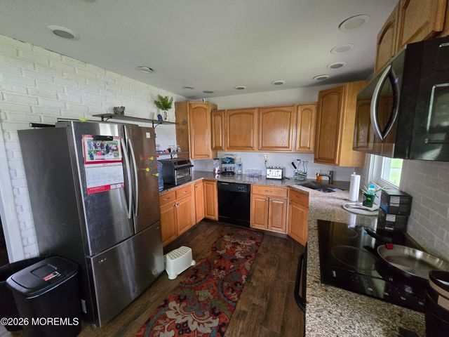 33 Middlebury Lane, Willingboro, NJ 08046