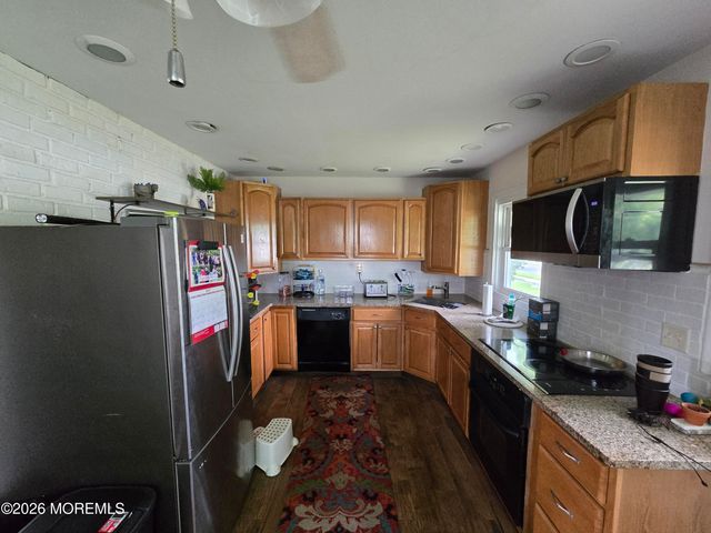 33 Middlebury Lane, Willingboro, NJ 08046