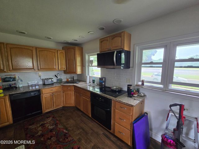 33 Middlebury Lane, Willingboro, NJ 08046