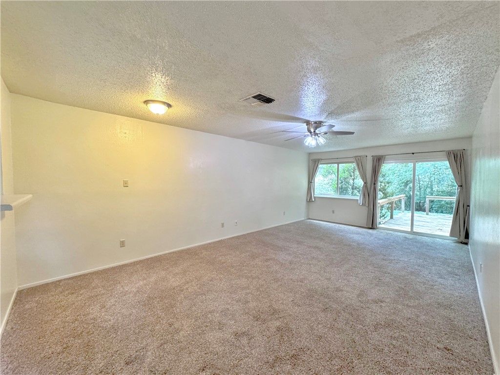 3923 Old Oaks Drive 5, Bryan, TX 77802 — photo 2