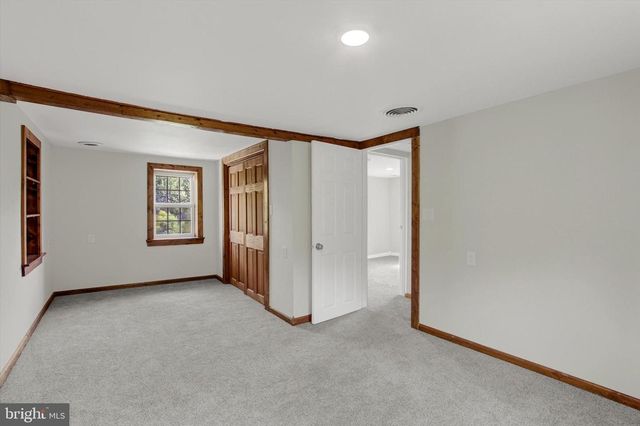 7877 GNATSTOWN RD, Hanover, PA 17331