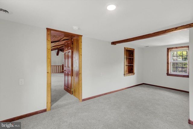 7877 GNATSTOWN RD, Hanover, PA 17331