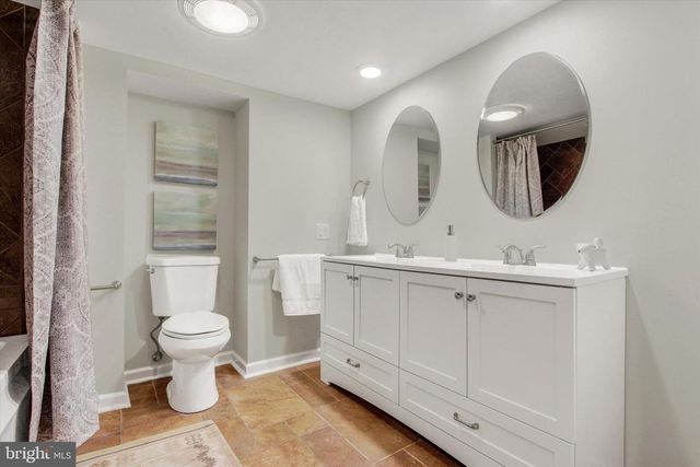 7877 GNATSTOWN RD, Hanover, PA 17331