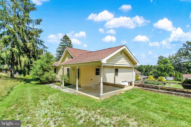 7877 GNATSTOWN RD, Hanover, PA 17331