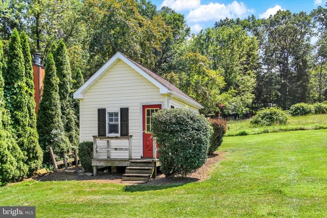 7877 GNATSTOWN RD, Hanover, PA 17331