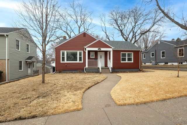 3036 Tremont Avenue, Davenport, IA 52803