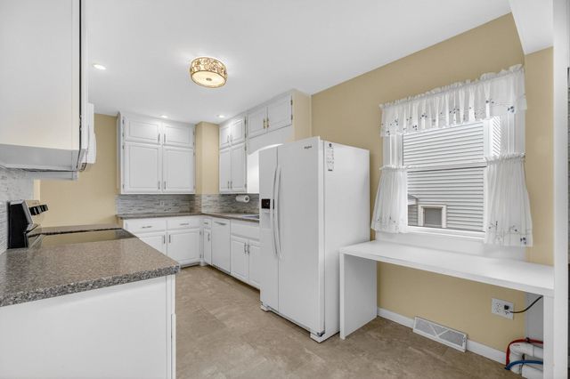 3036 Tremont Avenue, Davenport, IA 52803