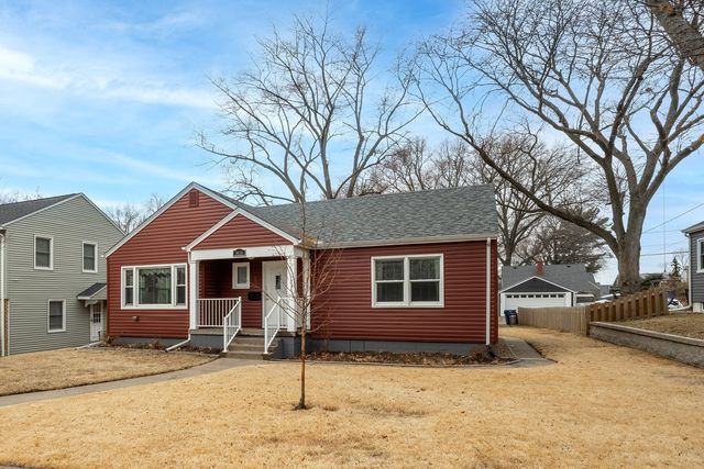 3036 Tremont Avenue, Davenport, IA 52803