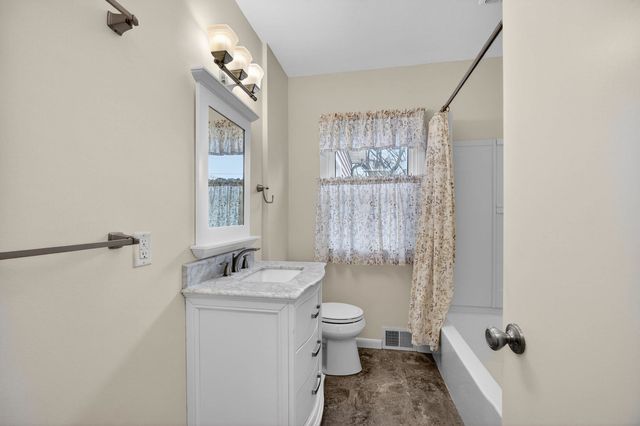 3036 Tremont Avenue, Davenport, IA 52803