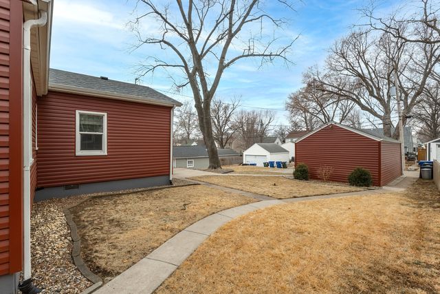 3036 Tremont Avenue, Davenport, IA 52803