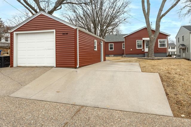 3036 Tremont Avenue, Davenport, IA 52803