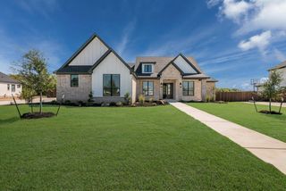 312 Champions Way, Mcgregor, TX 76657