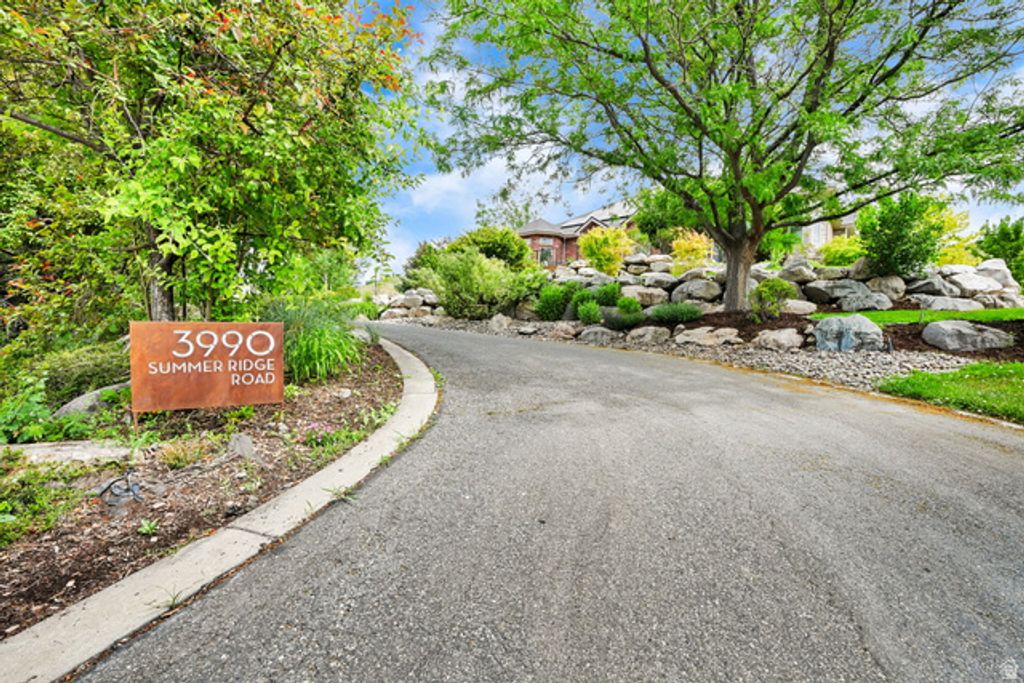 Image 2 of property listing at 3990 SUMMER RIDGE RD, Morgan, UT 84050