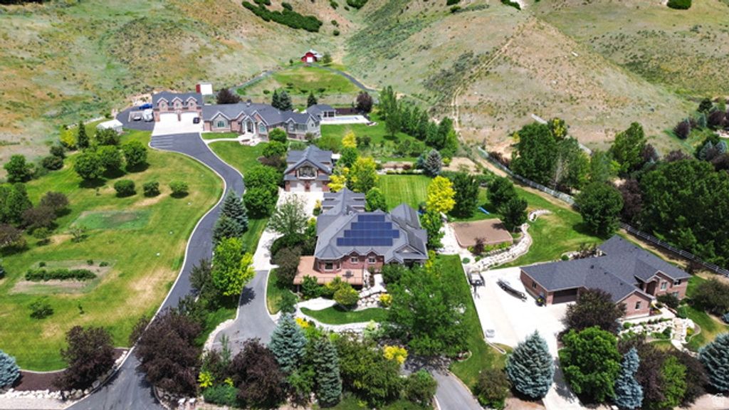 Image 4 of property listing at 3990 SUMMER RIDGE RD, Morgan, UT 84050