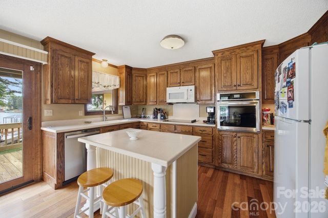 220 Shoreline Loop, Mooresville, NC 28117