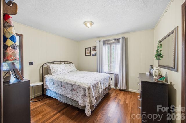 220 Shoreline Loop, Mooresville, NC 28117