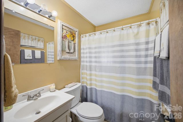 220 Shoreline Loop, Mooresville, NC 28117