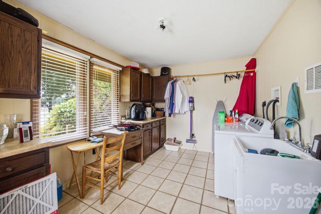 220 Shoreline Loop, Mooresville, NC 28117