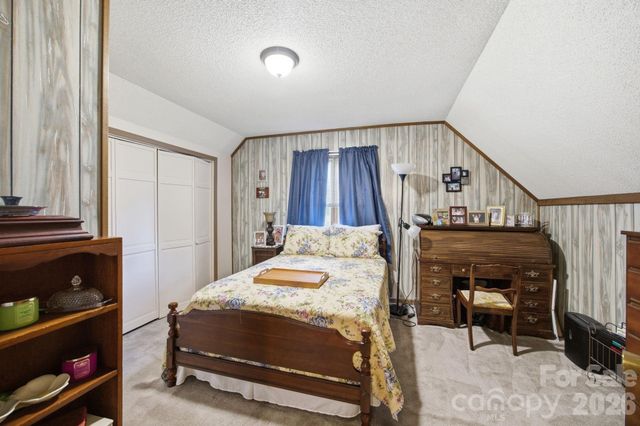 220 Shoreline Loop, Mooresville, NC 28117