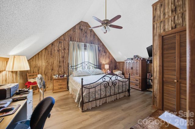 220 Shoreline Loop, Mooresville, NC 28117