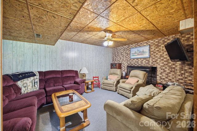 220 Shoreline Loop, Mooresville, NC 28117