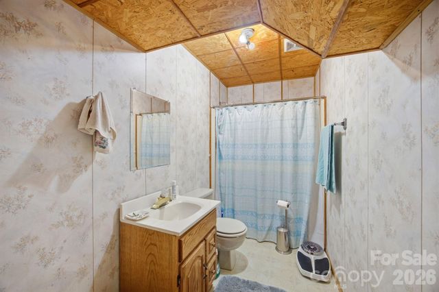 220 Shoreline Loop, Mooresville, NC 28117