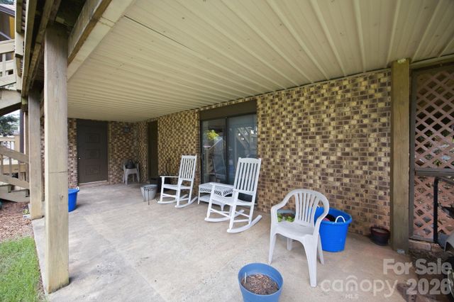 220 Shoreline Loop, Mooresville, NC 28117