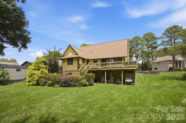 220 Shoreline Loop, Mooresville, NC 28117