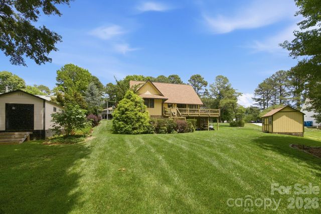 220 Shoreline Loop, Mooresville, NC 28117