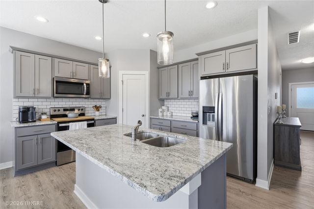 875 9th Street, Waukee, IA 50263