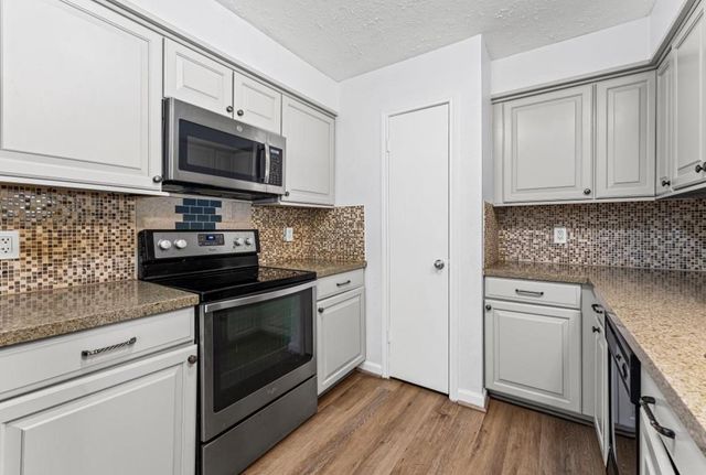 2808 Pinewood Drive, League City, TX 77573