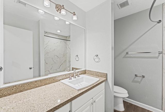 2808 Pinewood Drive, League City, TX 77573