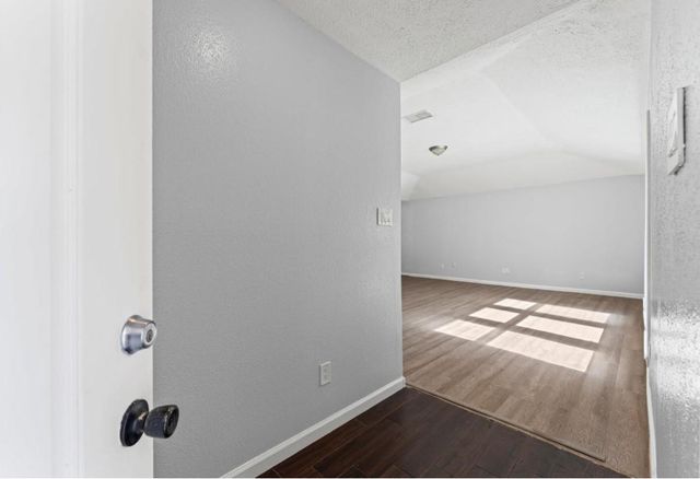 2808 Pinewood Drive, League City, TX 77573