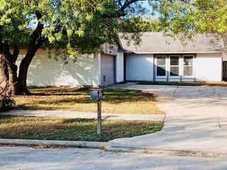 2808 Pinewood Drive, League City, TX 77573