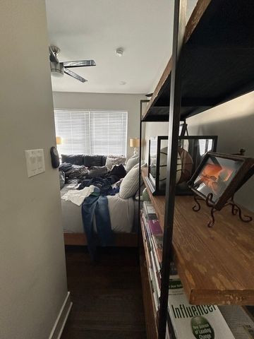 709 W Barry Avenue S2, Chicago, IL 60657