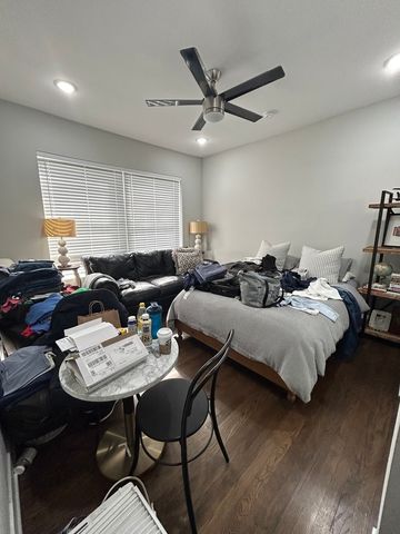 709 W Barry Avenue S2, Chicago, IL 60657