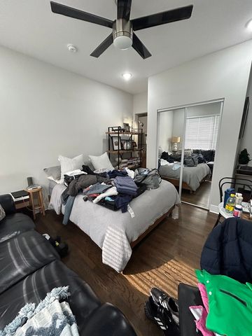 709 W Barry Avenue S2, Chicago, IL 60657