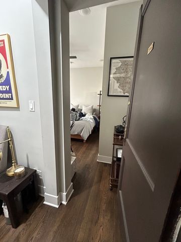 709 W Barry Avenue S2, Chicago, IL 60657