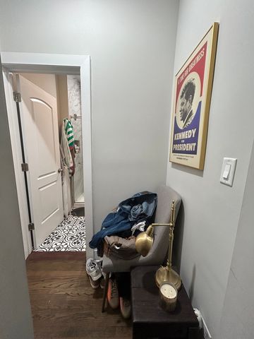 709 W Barry Avenue S2, Chicago, IL 60657