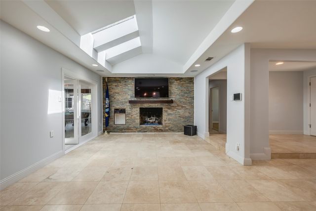 5017 Boulder Lake Road, Fort Worth, TX 76103