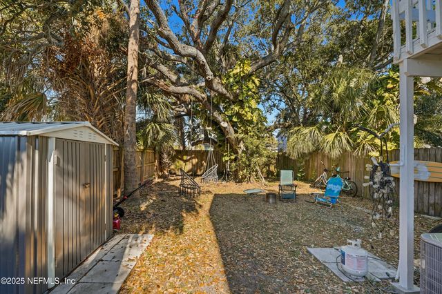 887 & 889 8TH Avenue S, Jacksonville Beach, FL 32250