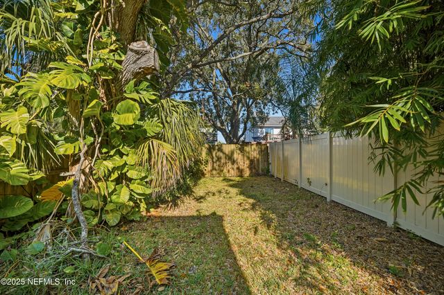 887 & 889 8TH Avenue S, Jacksonville Beach, FL 32250