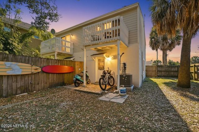 887 & 889 8TH Avenue S, Jacksonville Beach, FL 32250