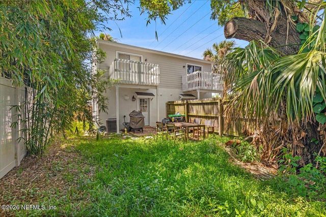 887 & 889 8TH Avenue S, Jacksonville Beach, FL 32250