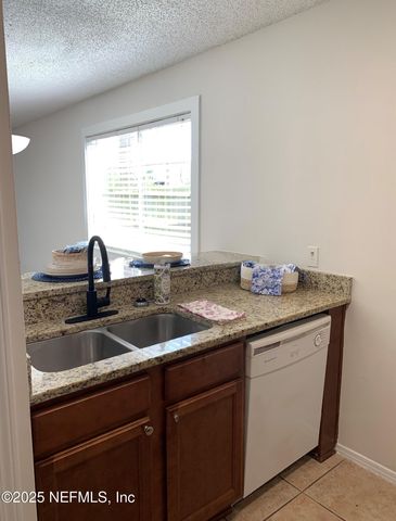 887 & 889 8TH Avenue S, Jacksonville Beach, FL 32250