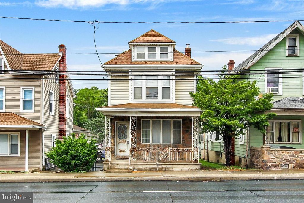 24 CENTER AVE, Schuylkill Haven, PA 17972
