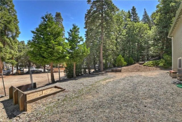 26548 Blackfoot East, Rimforest, CA 92378